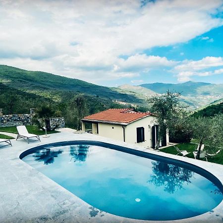 Casa Vacanze Gli Ulivi Borgomaro Eksteriør billede