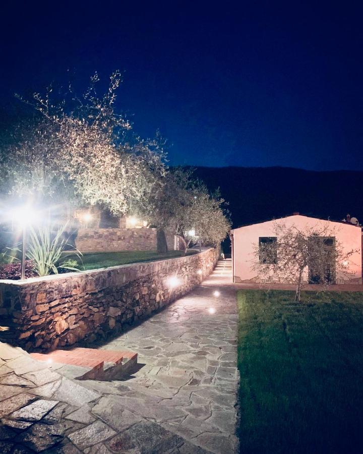 Casa Vacanze Gli Ulivi Borgomaro Eksteriør billede