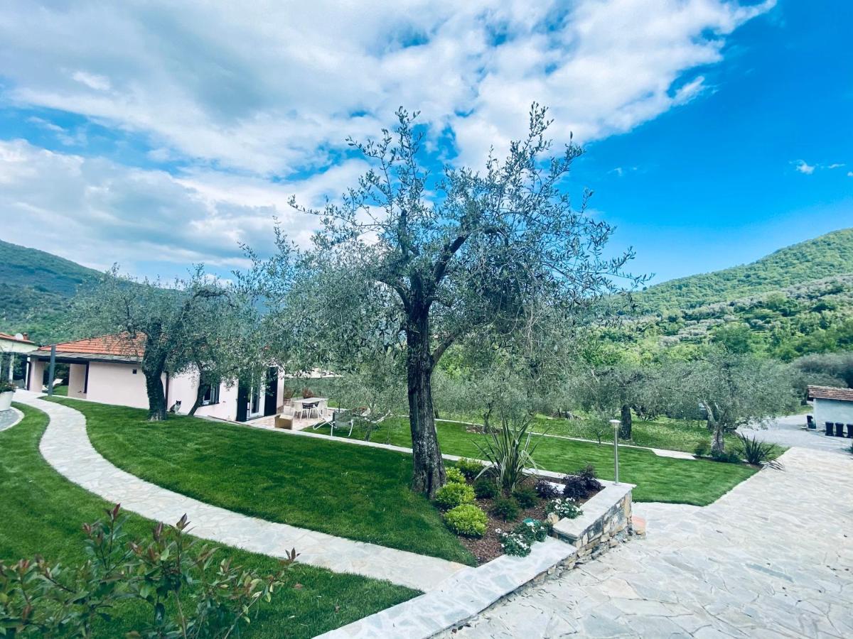 Casa Vacanze Gli Ulivi Borgomaro Eksteriør billede