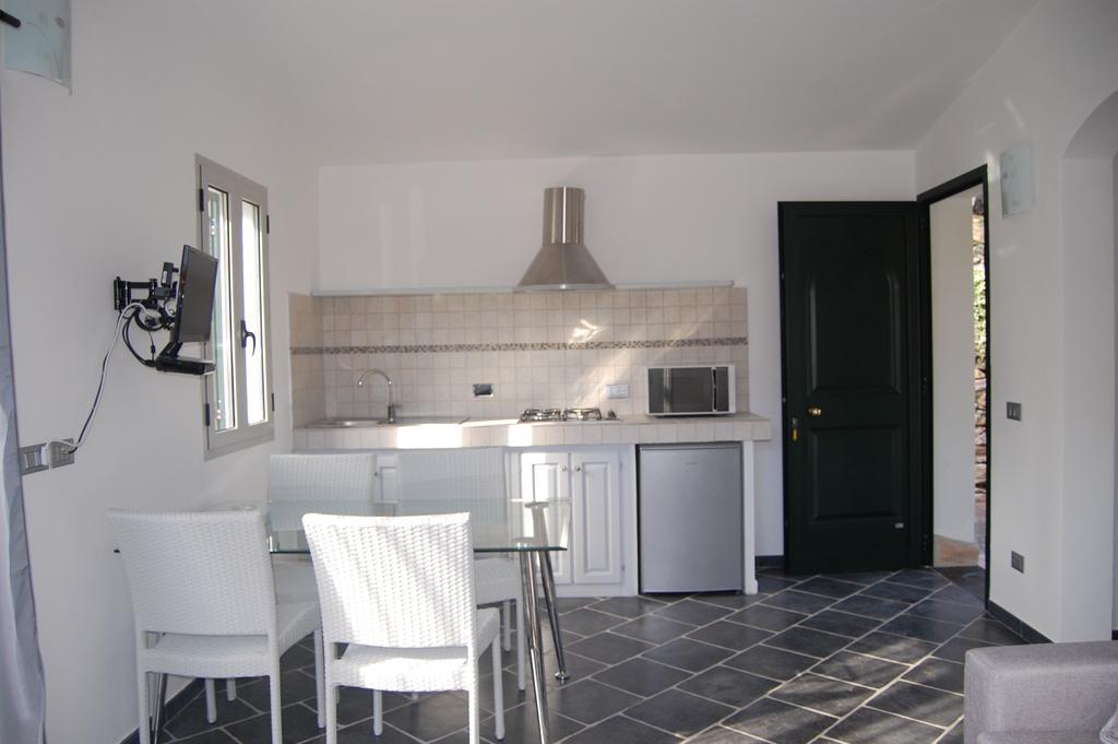 Casa Vacanze Gli Ulivi Borgomaro Værelse billede