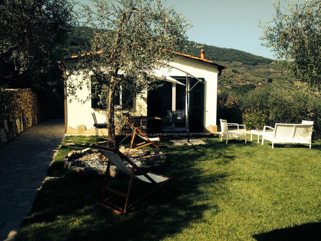 Casa Vacanze Gli Ulivi Borgomaro Værelse billede