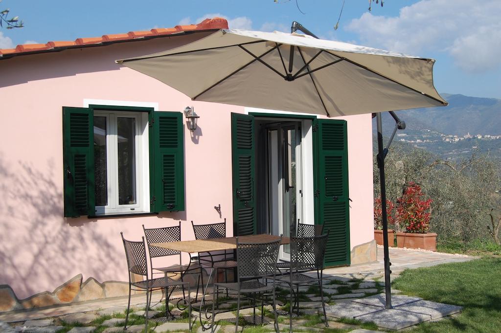 Casa Vacanze Gli Ulivi Borgomaro Værelse billede